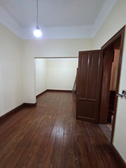 CASA EN VENTA – 2 PLANTAS CON PATIO EN FLORES