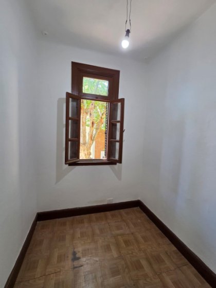 CASA EN VENTA – 2 PLANTAS CON PATIO EN FLORES